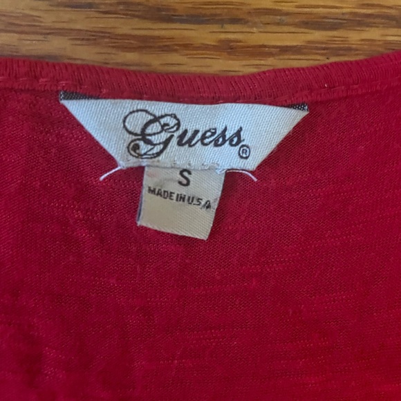 Small Guess Batwing Top - Picture 2 of 4